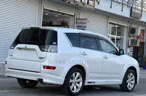 Mitsubishi Outlander 2012 White