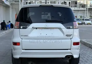 Mitsubishi Outlander 2012 White