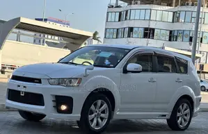 Mitsubishi Outlander 2012 White