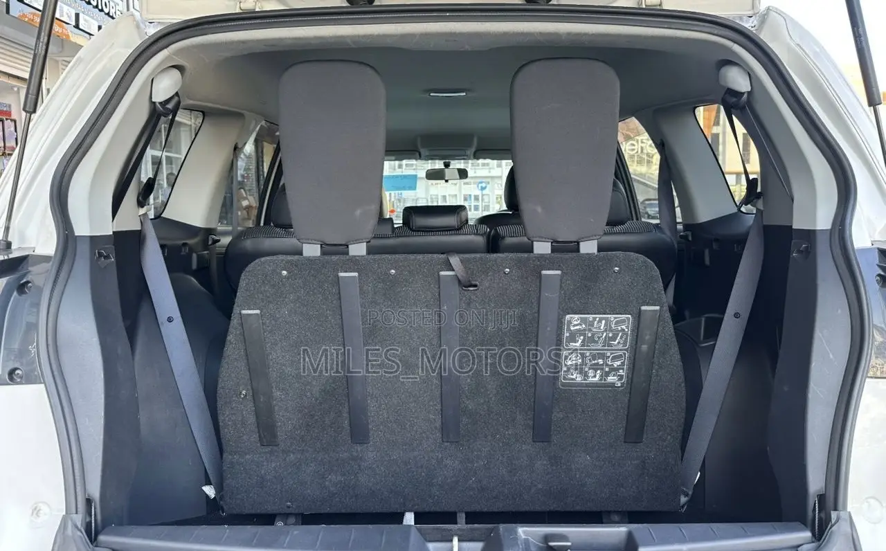 Mitsubishi Outlander 2012 White