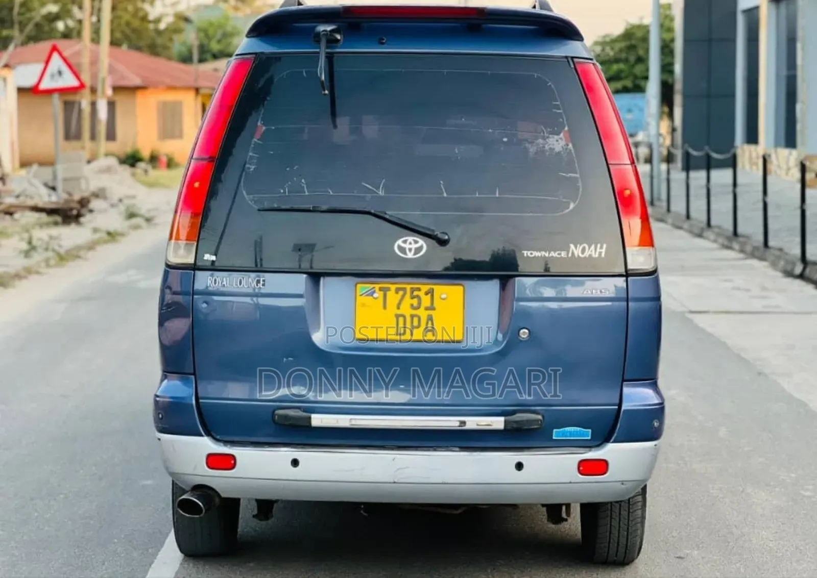 Toyota Noah 2002 Blue