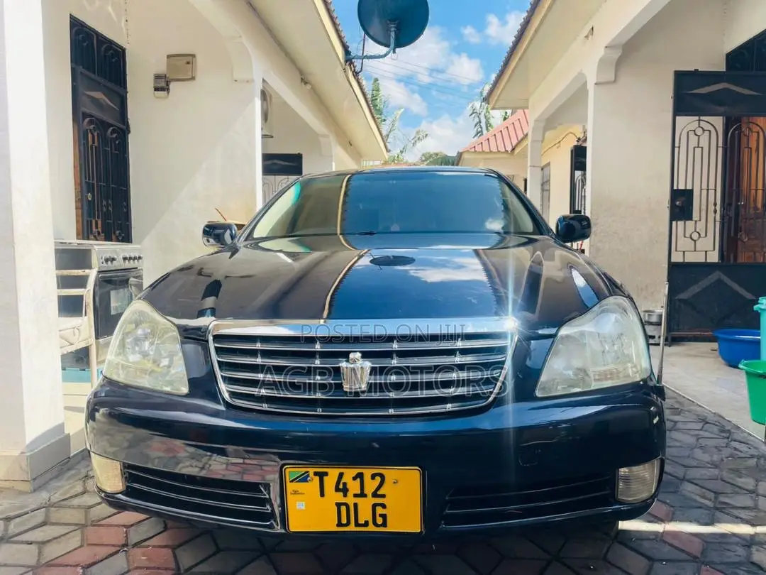 Toyota Crown 2006 Blue
