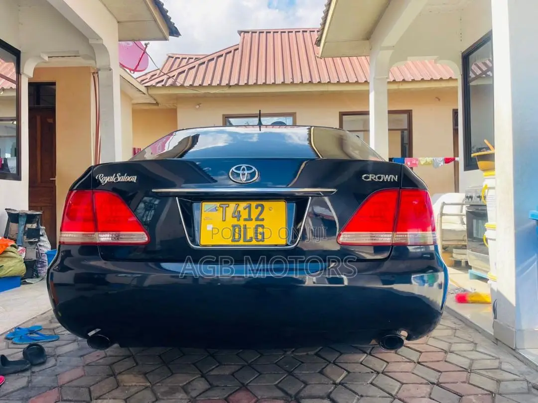 Toyota Crown 2006 Blue