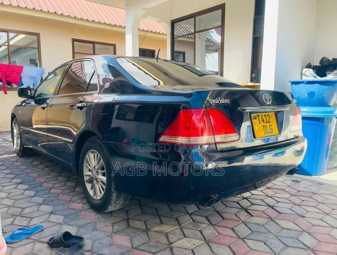 Toyota Crown 2006 Blue