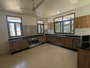 4bdrm Villa in Villas, Masaki for rent
