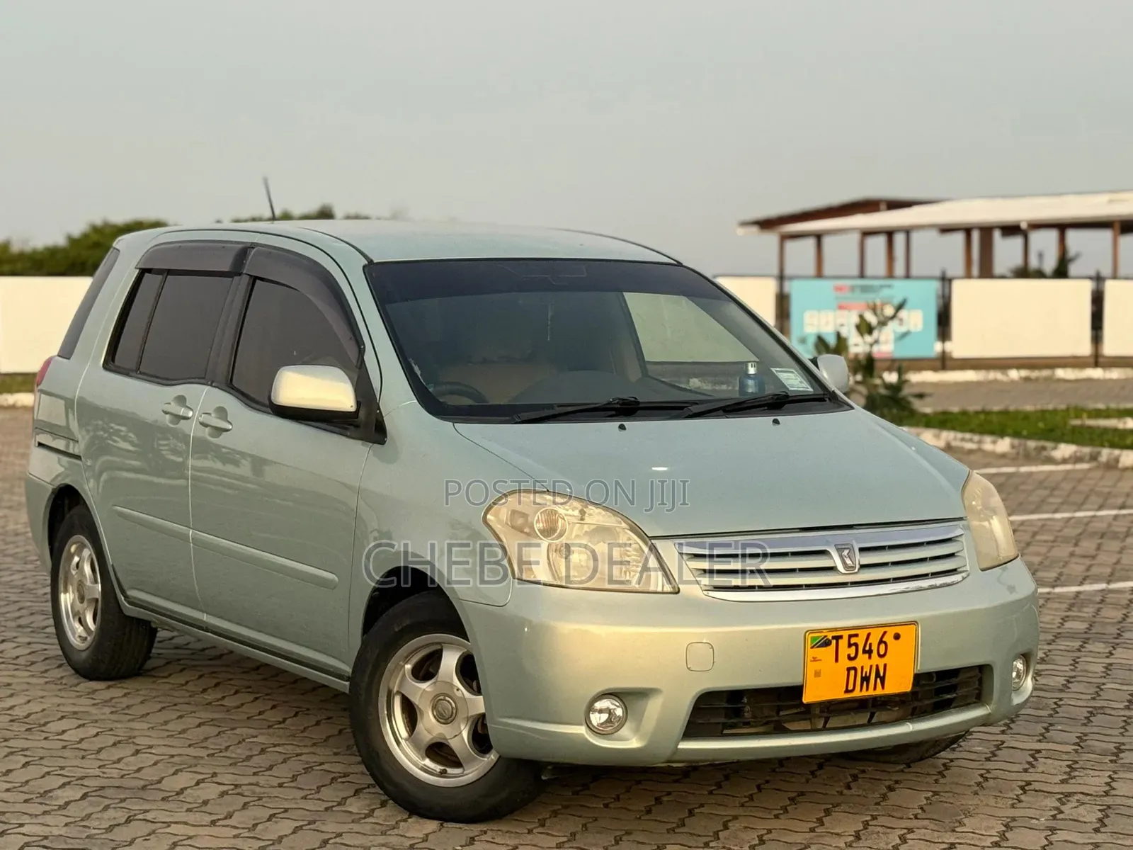 Toyota Raum 2004 Green