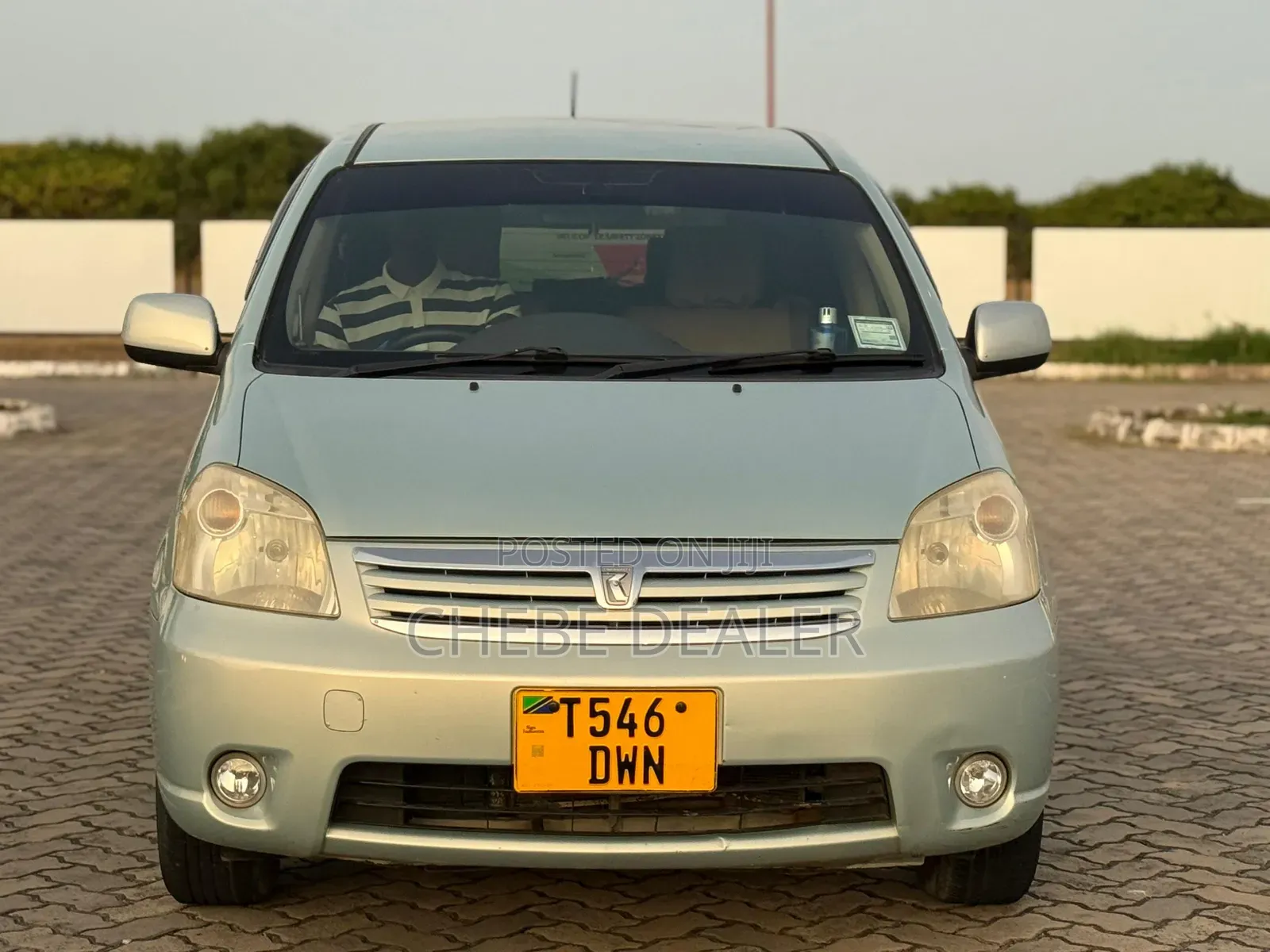 Toyota Raum 2004 Green
