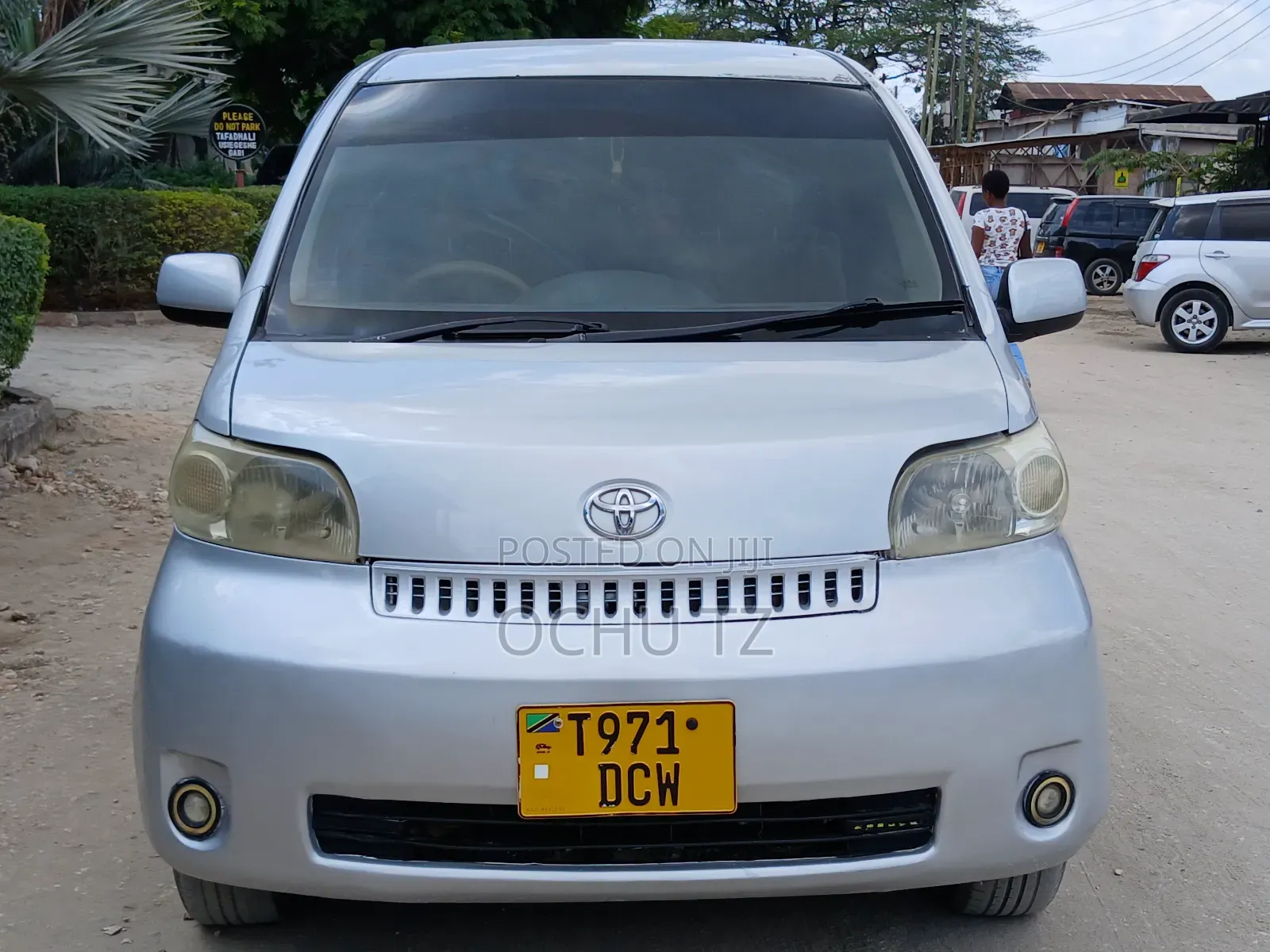 Toyota Porte 2005 Silver