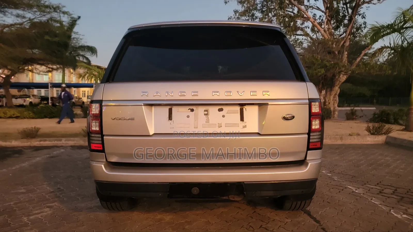 Land Rover Range Rover Vogue 2016 Gold