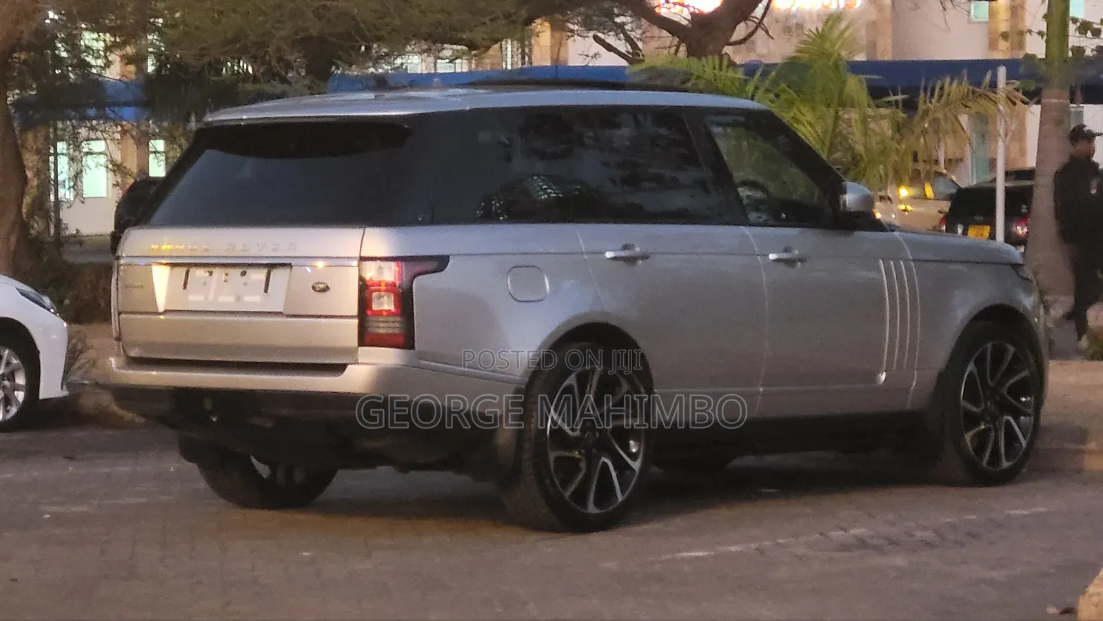 Land Rover Range Rover Vogue 2016 Gold
