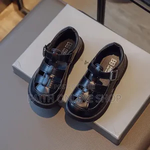 Stylish Kids' Buckle Sandals – Black Leather Look