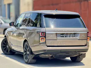 Land Rover Range Rover Vogue 2016 Gold