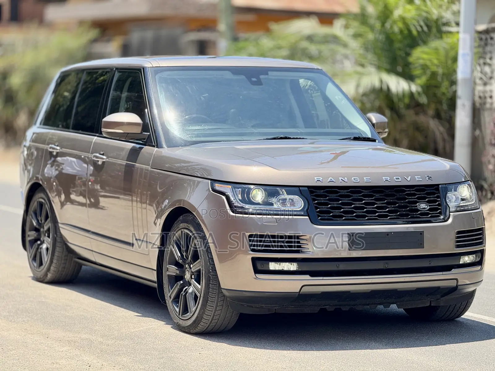 Land Rover Range Rover Vogue 2016 Gold