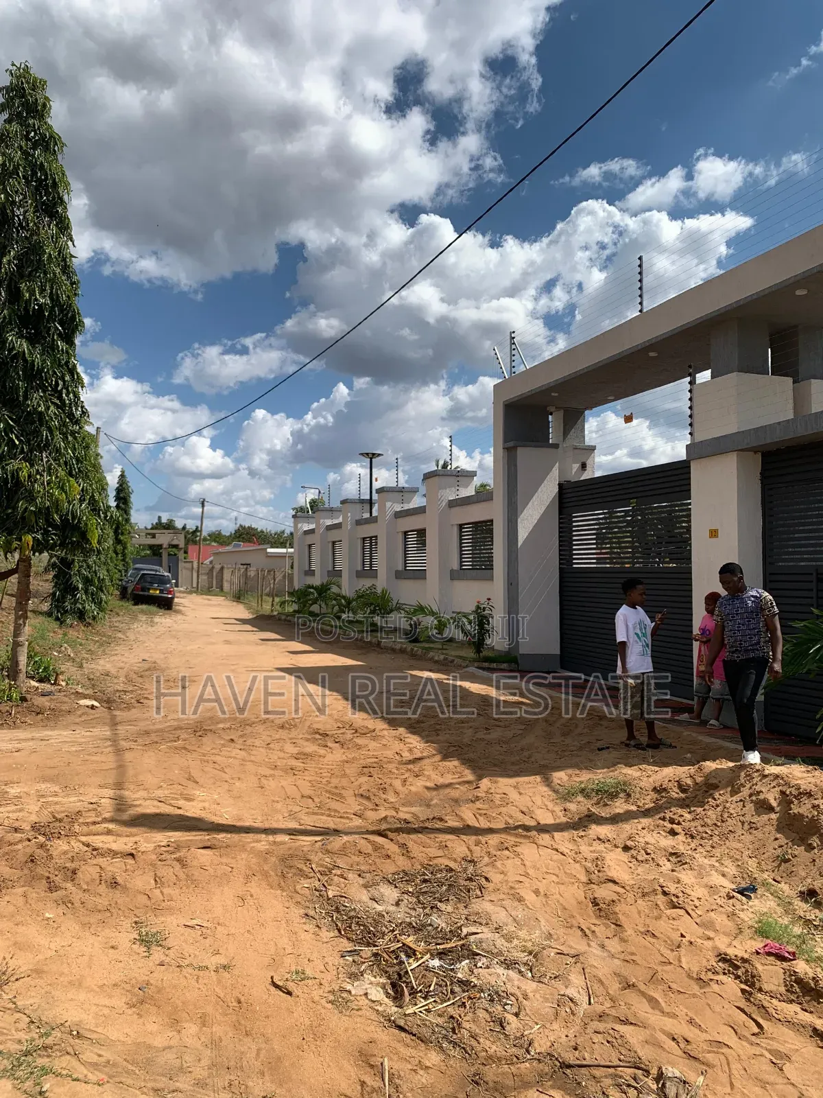 Plot for Sale at Madale