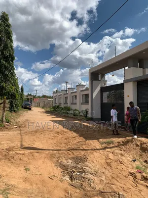 Plot for Sale at Madale