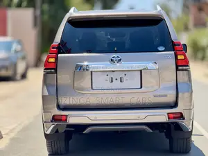 Toyota Land Cruiser Prado 2.7 2021 Gold