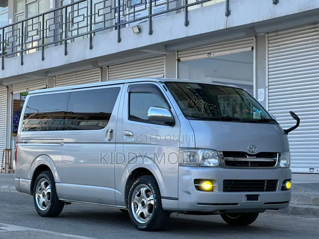 Toyota HiAce 2005 Silver