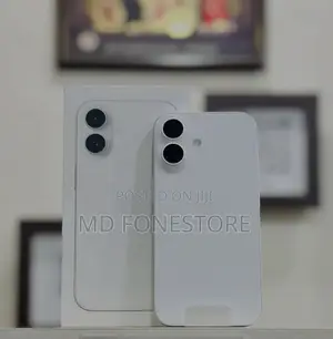 New Apple iPhone 16 128 GB Silver