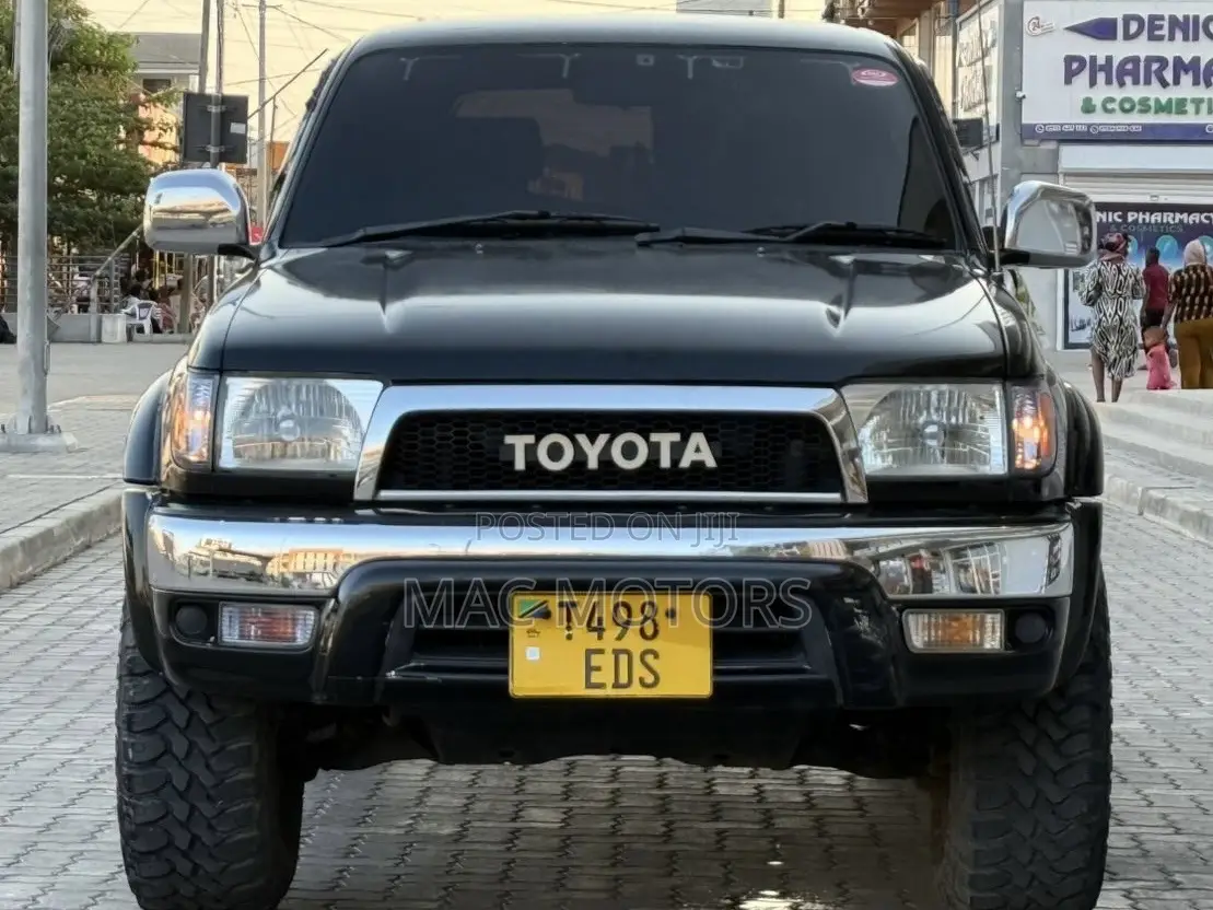 Toyota Hilux Surf 2.7 SSR 2000 Black