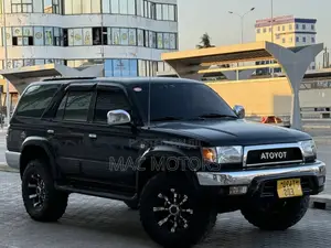 Toyota Hilux Surf 2.7 SSR 2000 Black