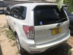 Subaru Forester 2.5XT Premium 2011 White