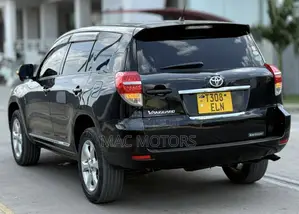Toyota Vanguard 2010 Black