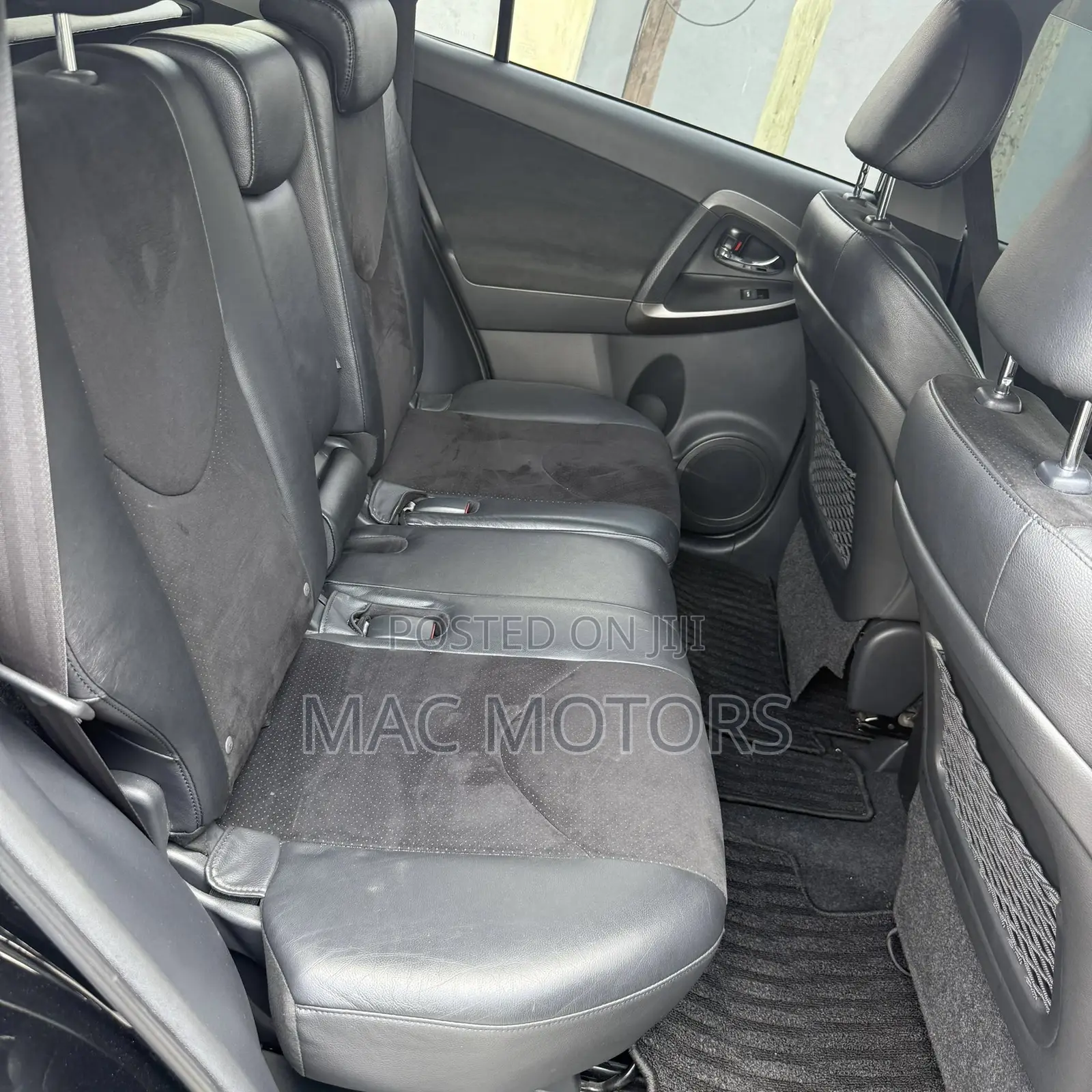 Toyota Vanguard 2010 Black