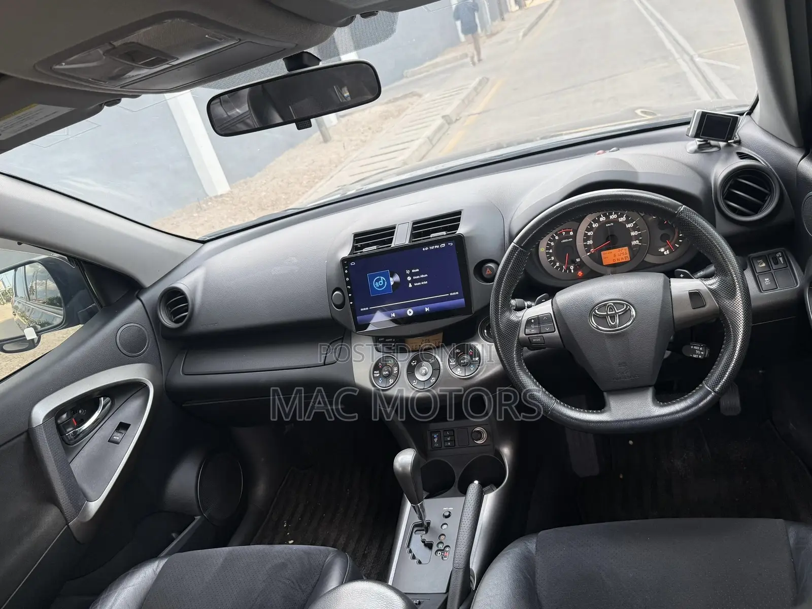 Toyota Vanguard 2010 Black