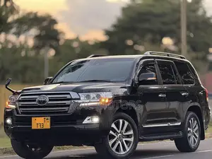 Toyota Land Cruiser 4.6 V8 ZX 2018 Black