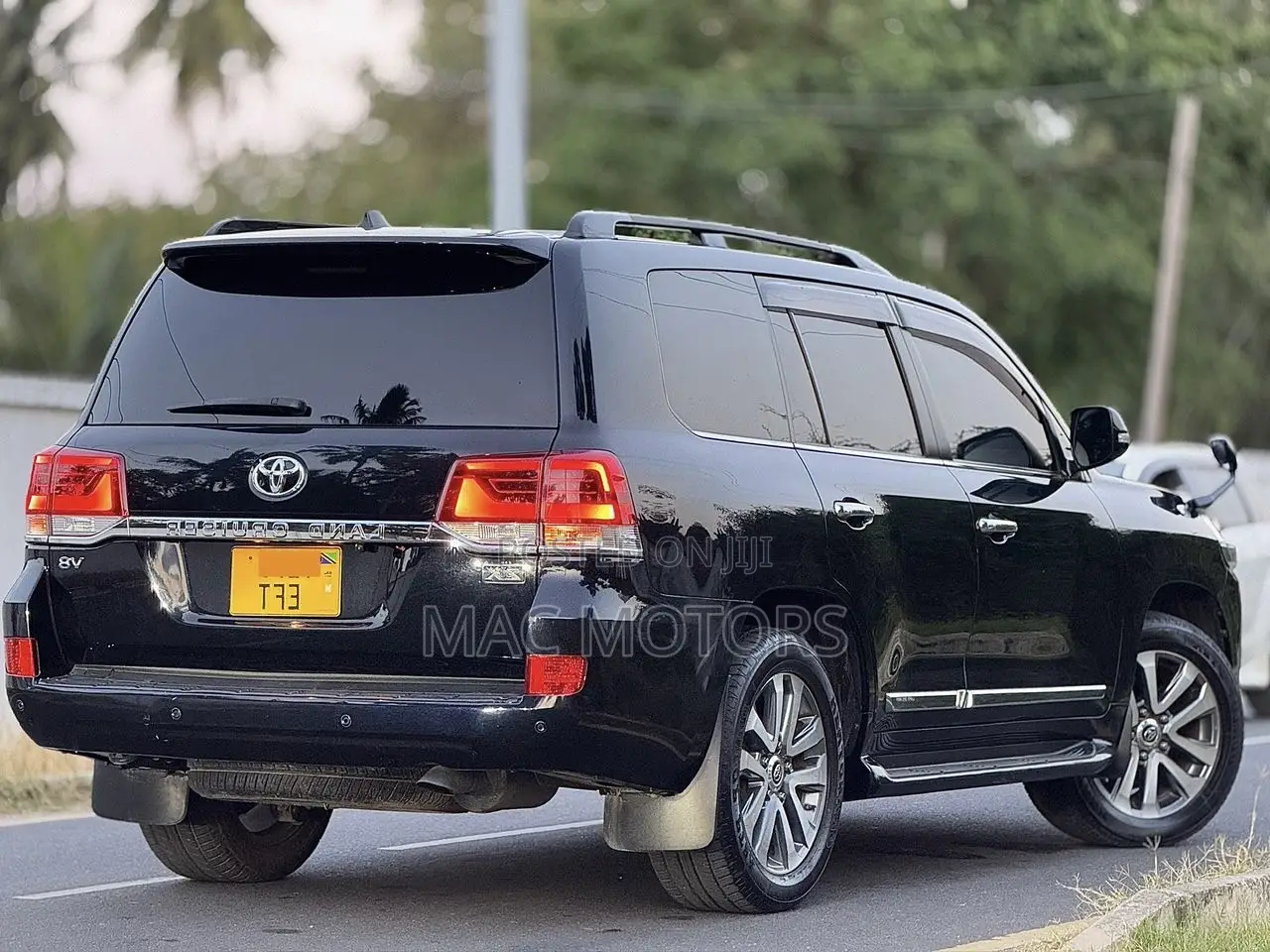 Toyota Land Cruiser 4.6 V8 ZX 2018 Black