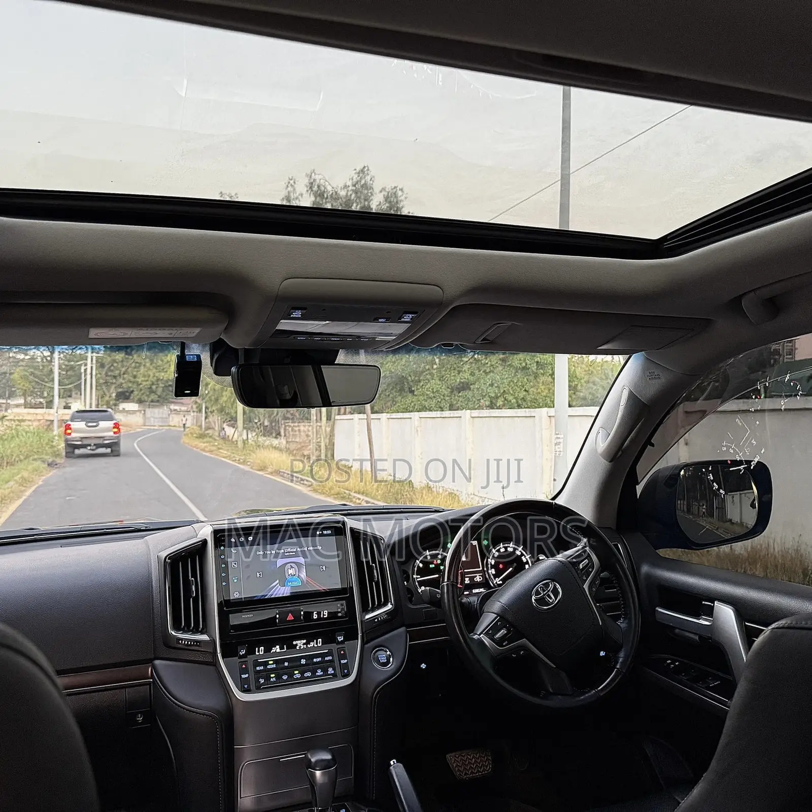 Toyota Land Cruiser 4.6 V8 ZX 2018 Black