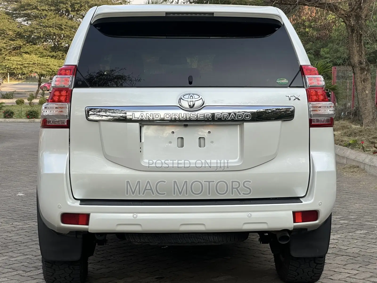 Toyota Land Cruiser Prado 2015 White