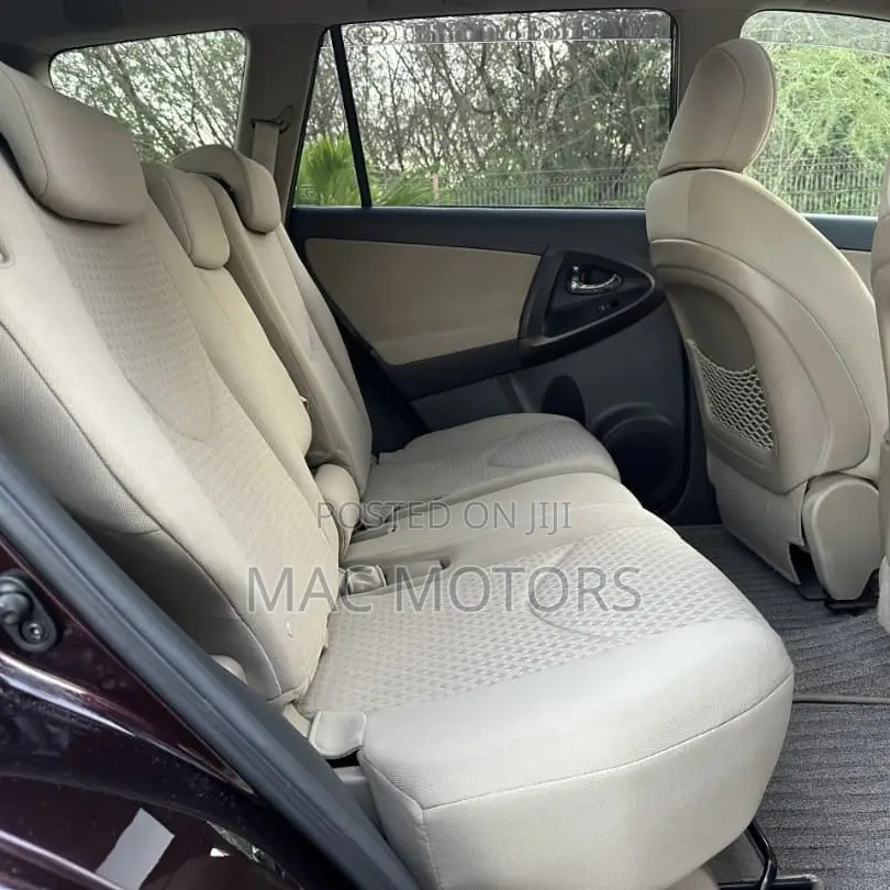 Toyota Vanguard 2010 Maroon