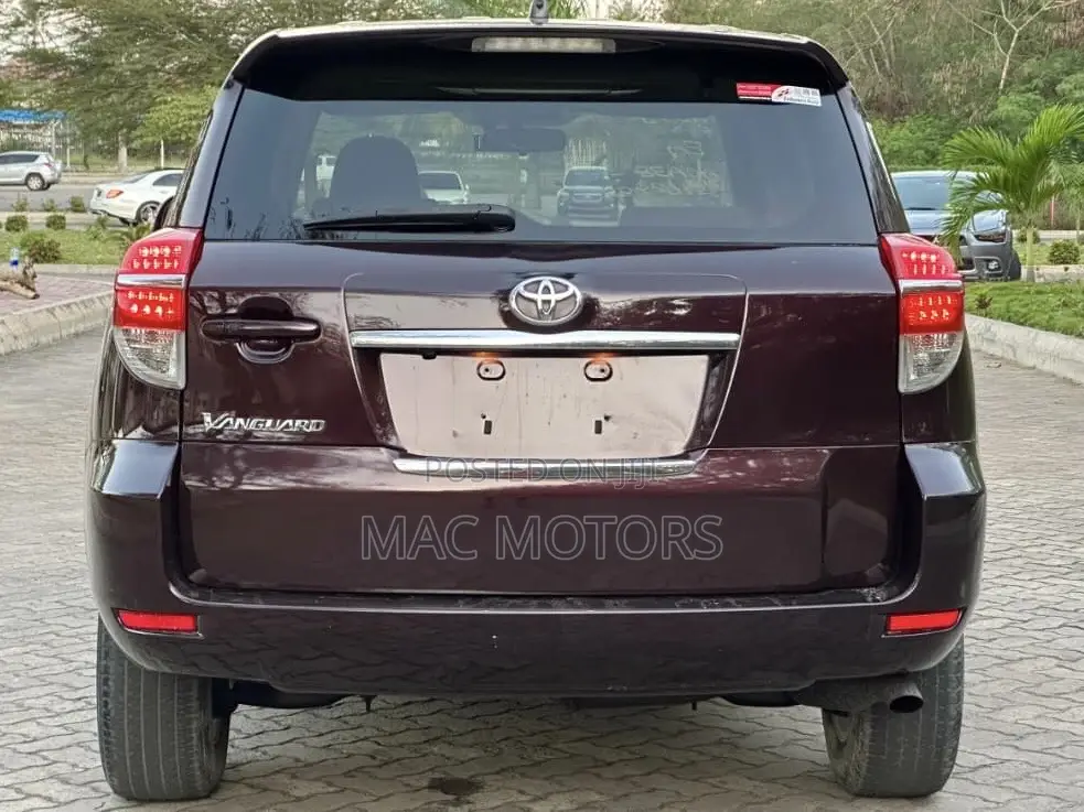 Toyota Vanguard 2010 Maroon