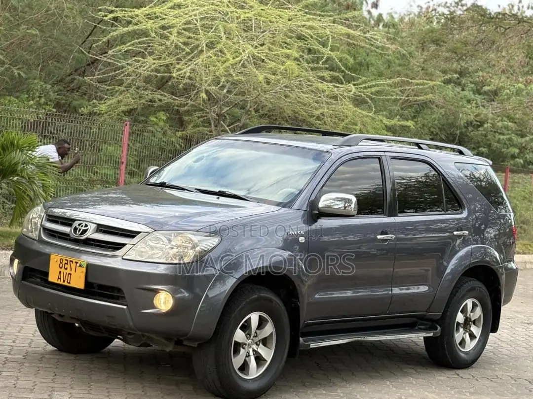 Toyota Fortuner 2.7 AWD 2006 Gray