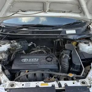Toyota RAV4 Automatic 2003 White
