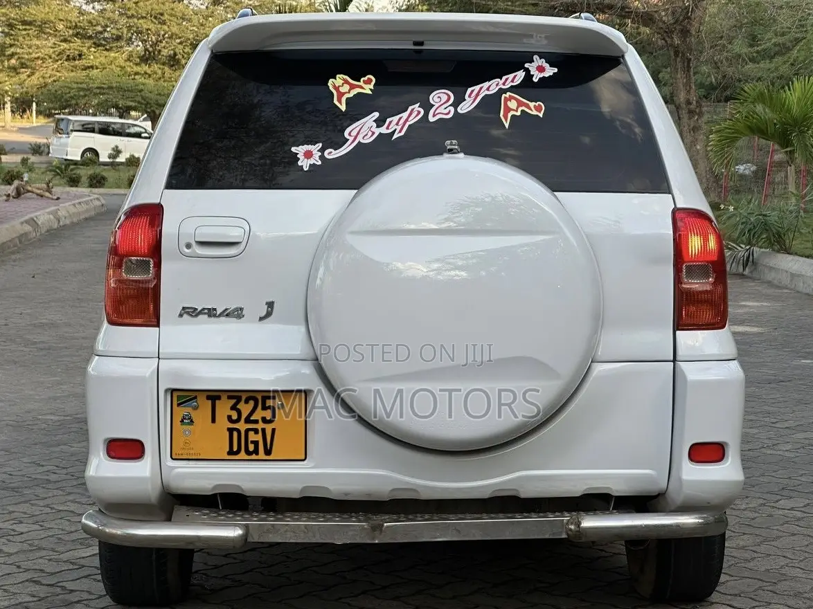 Toyota RAV4 Automatic 2003 White