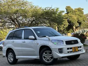 Toyota RAV4 Automatic 2003 White
