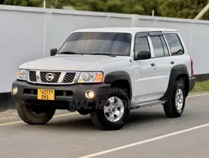 Nissan Patrol 2012 White