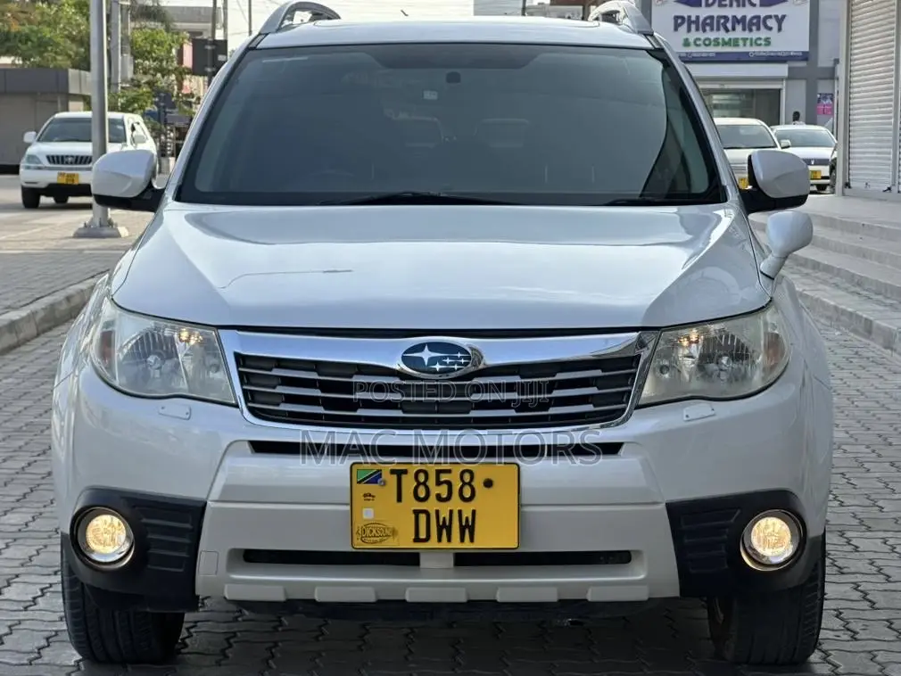 Subaru Forester 2010 White