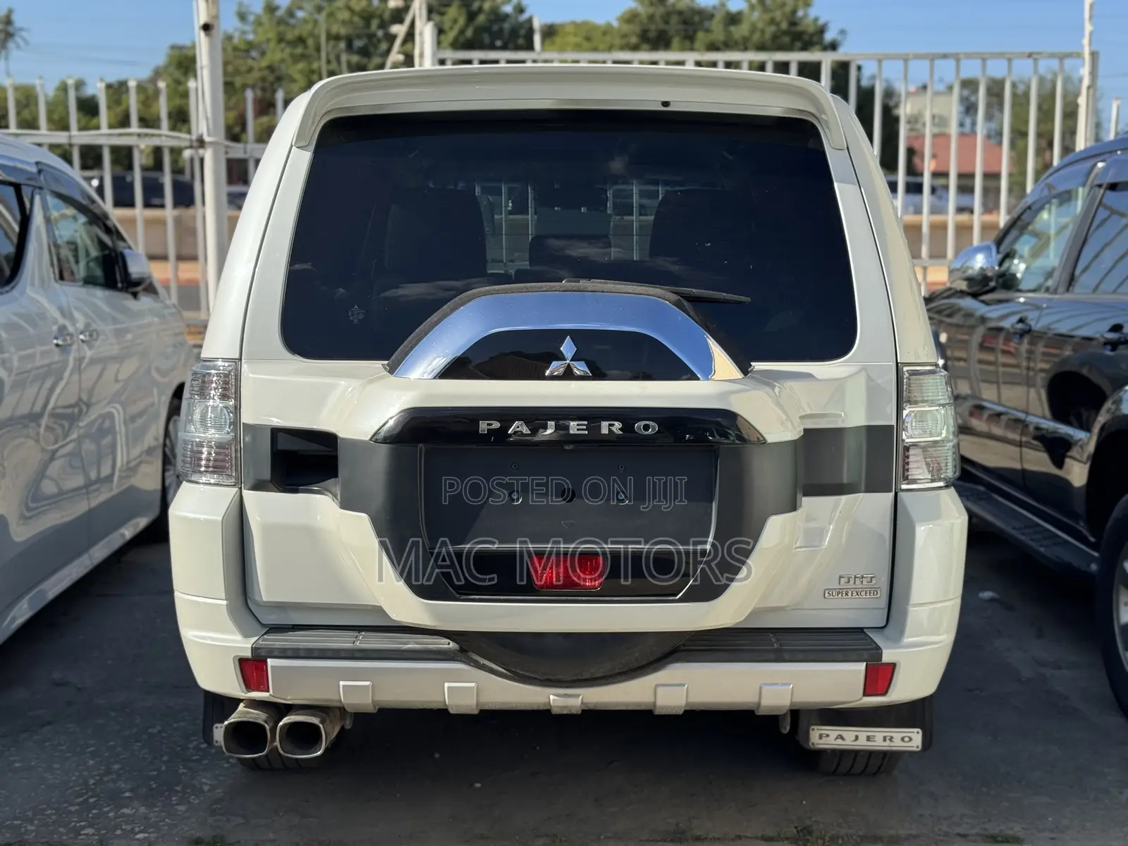 Mitsubishi Pajero 2014 White