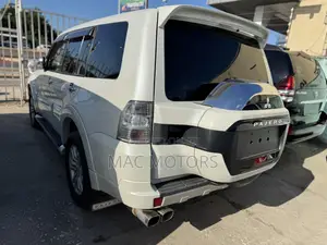 Mitsubishi Pajero 2014 White