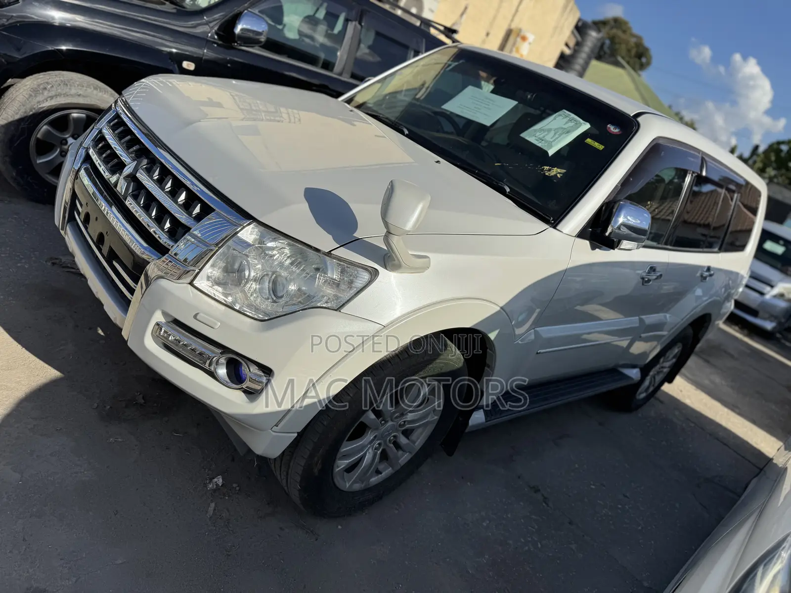 Mitsubishi Pajero 2014 White