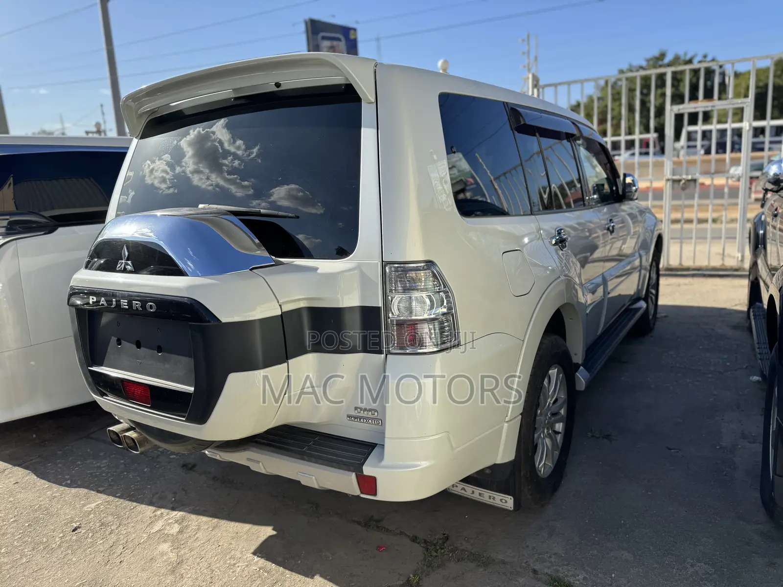 Mitsubishi Pajero 2014 White