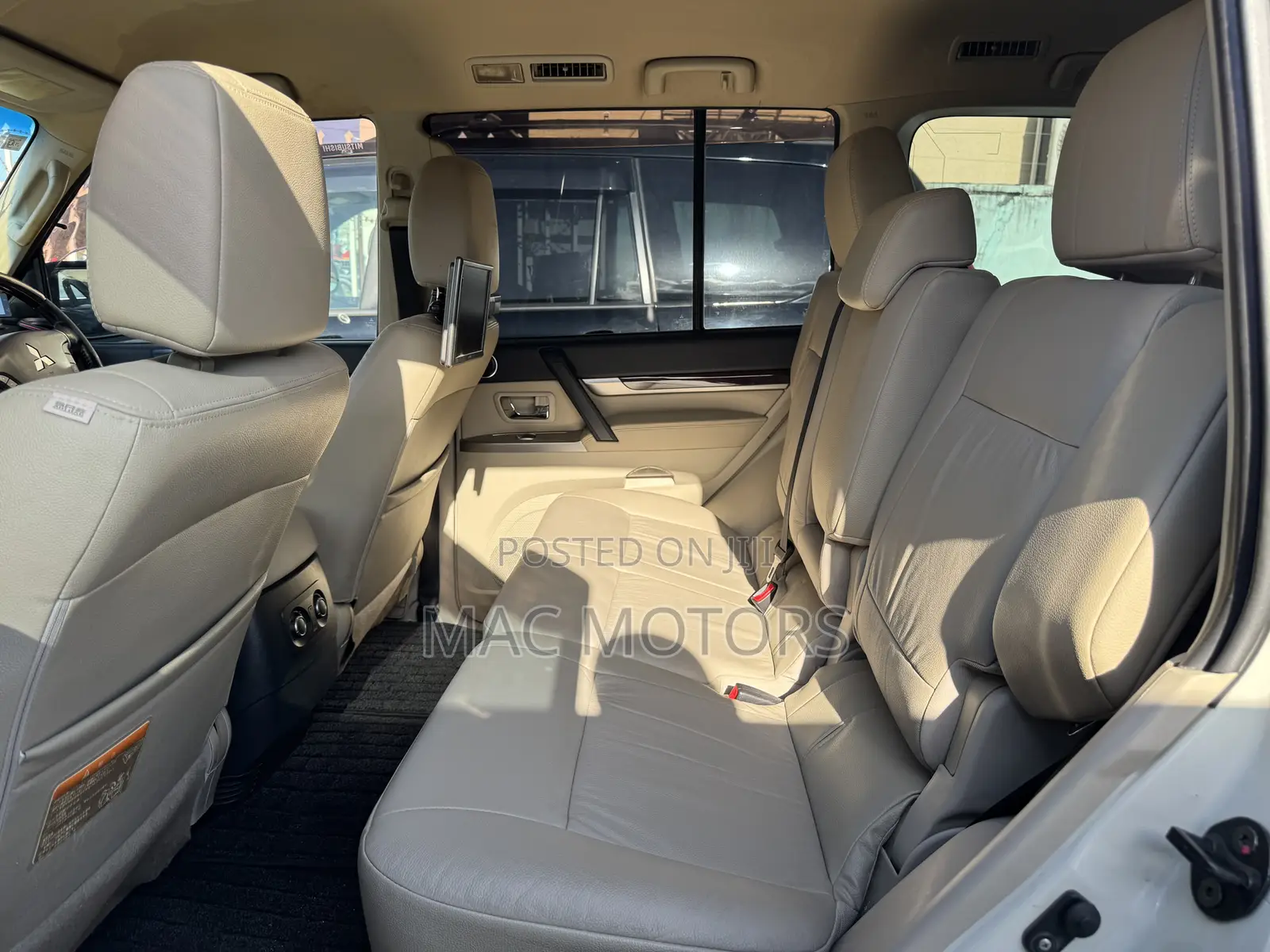 Mitsubishi Pajero 2014 White