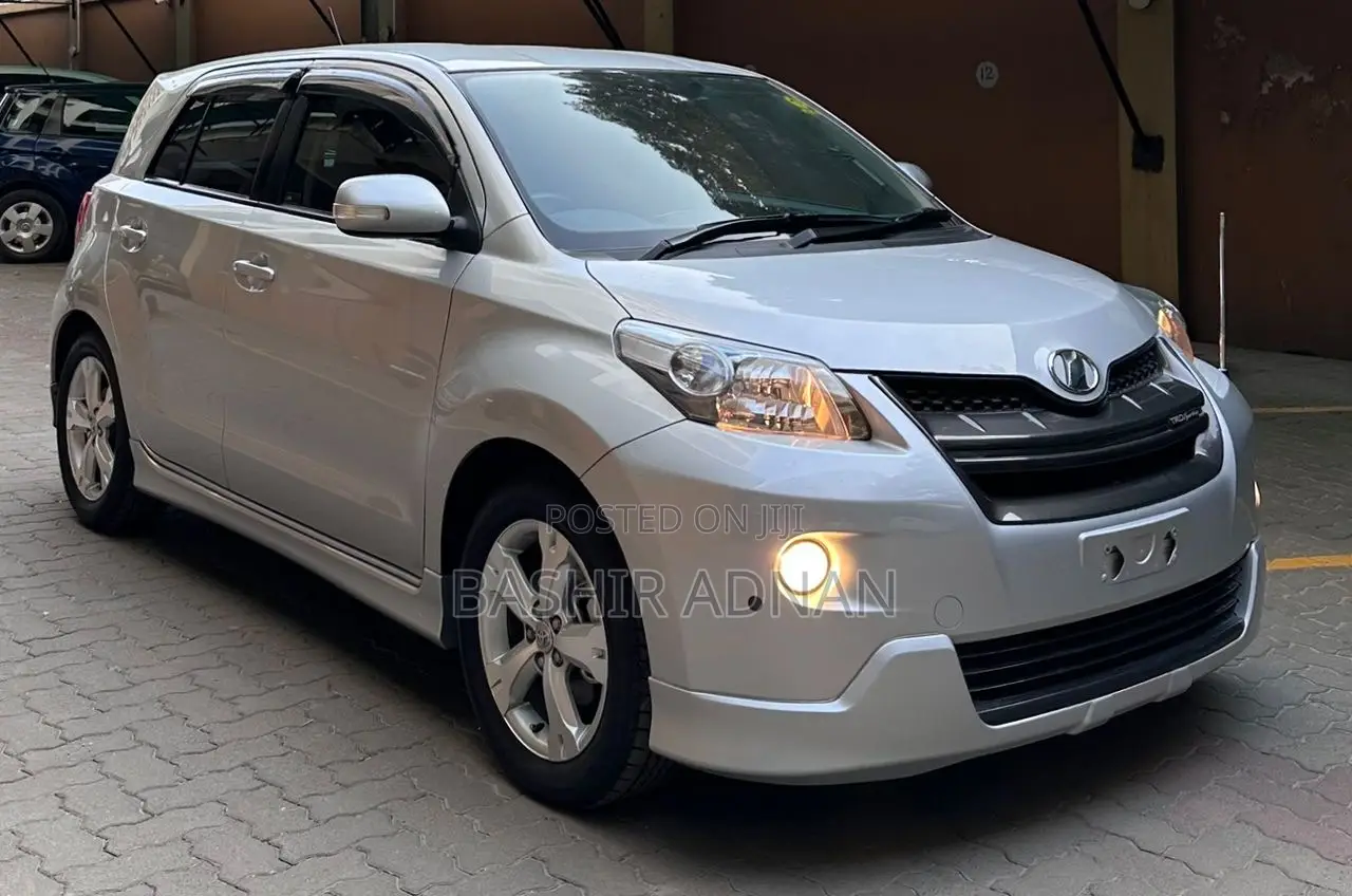 Toyota IST 2007 Silver