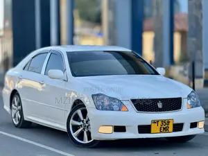 Toyota Crown 2006 White