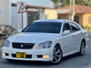 Toyota Crown 2006 White
