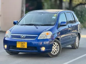 Toyota Raum 2004 Blue