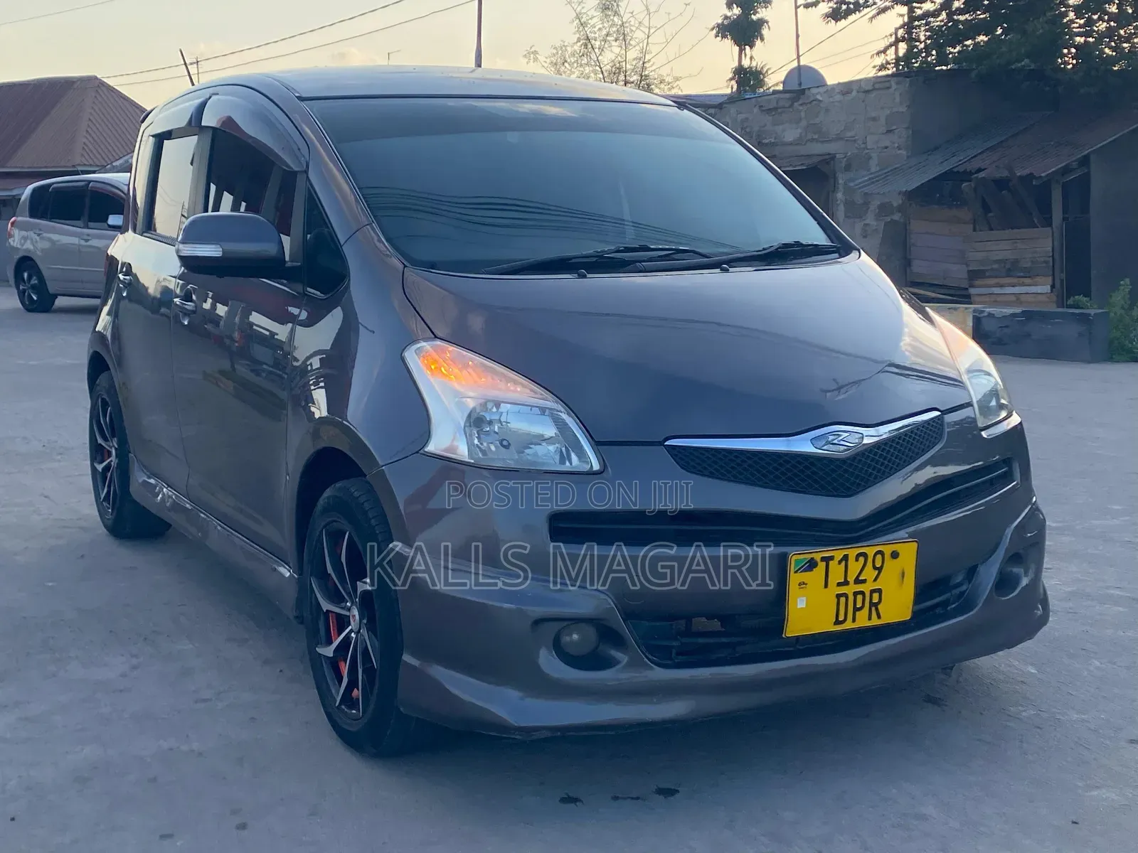 Toyota Ractis 2006 Gray